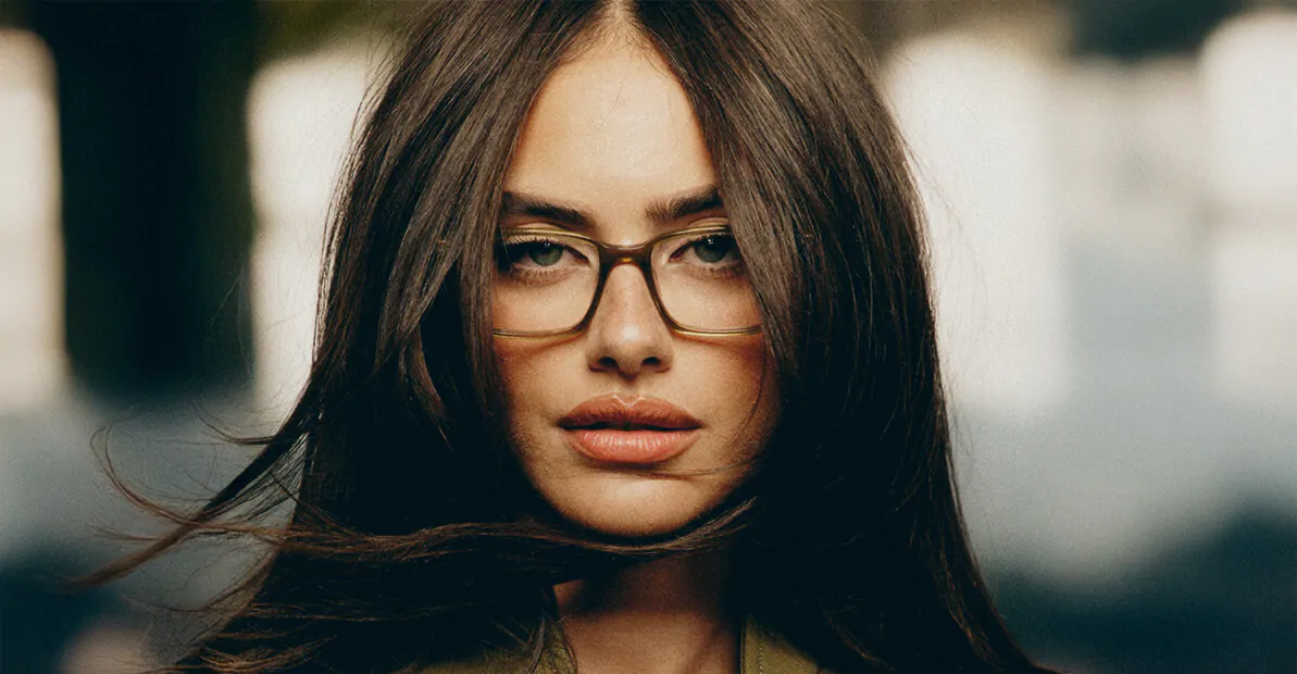 עומר אדם ויעל שלביה מרכיבים משקפי ראייה קאטליה 