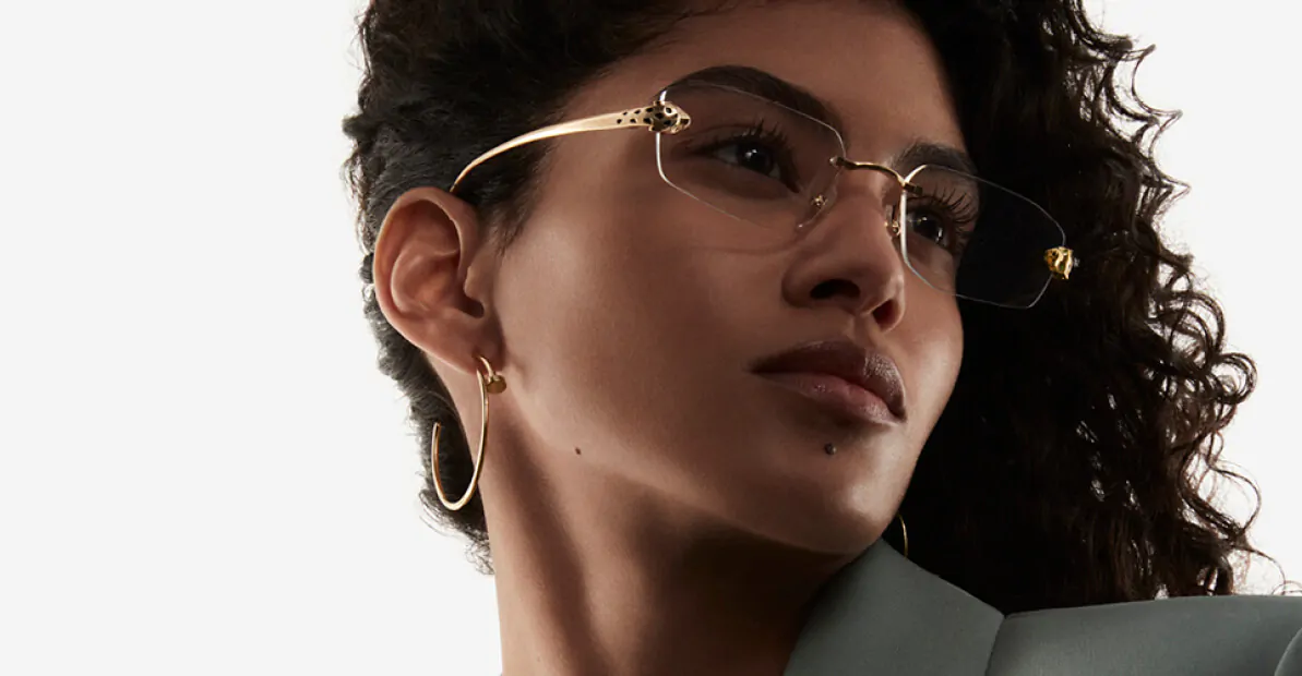 דוגמניות עם משקפי ראייה קרטייה