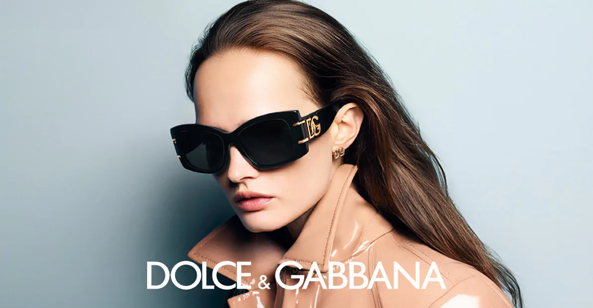 דוגמנית עם משקפי שמש דולצ'ה גאבנה